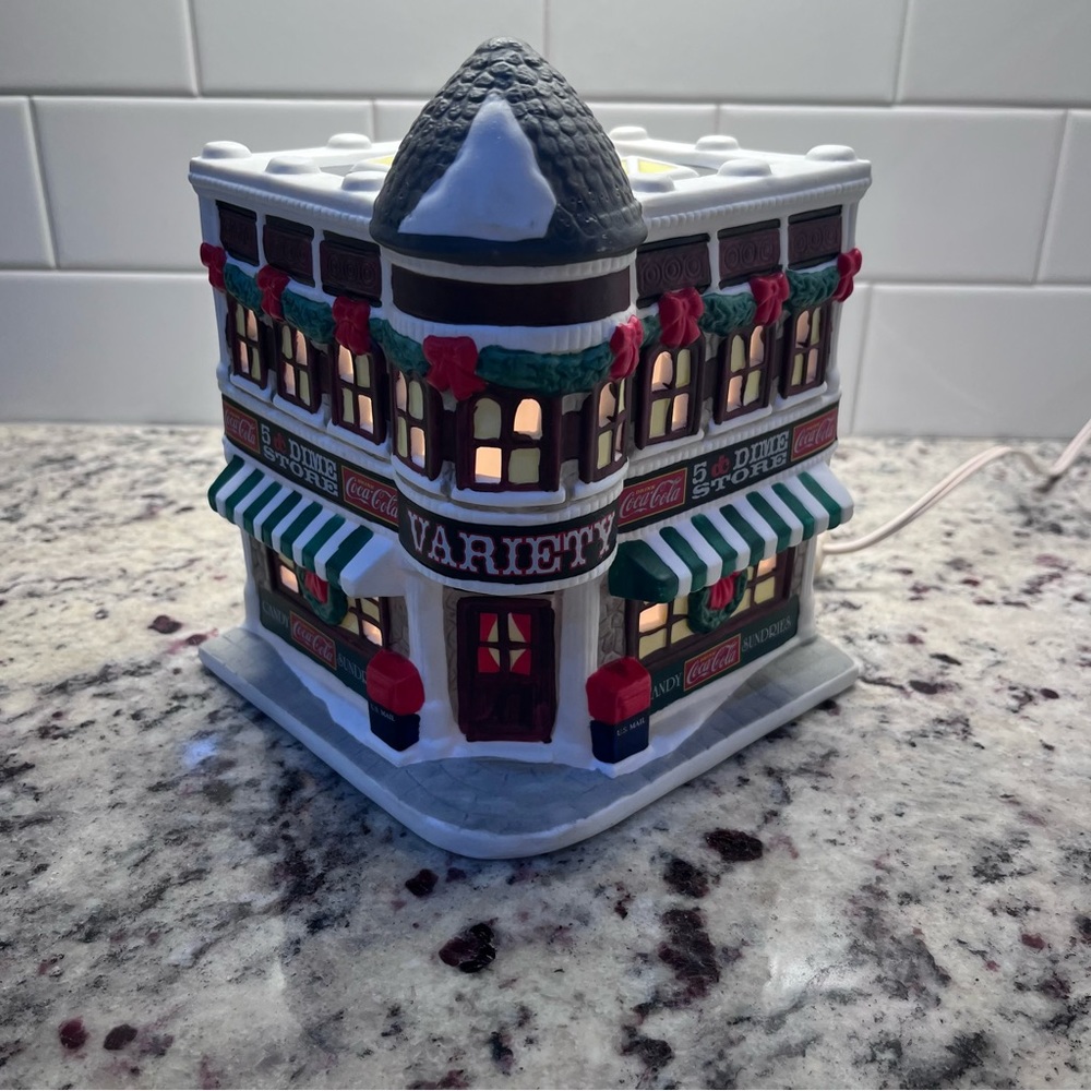 1997 Coca Cola Town Square Collection Variety Store Christmas village